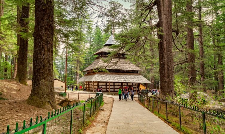 hotel in manali with mountain view