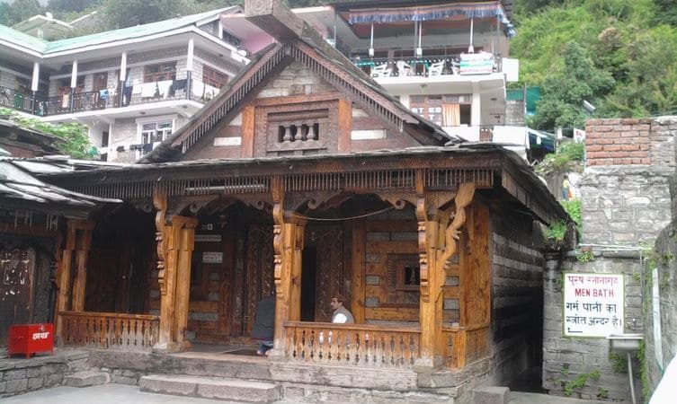 best budget hotel to stay in Manali